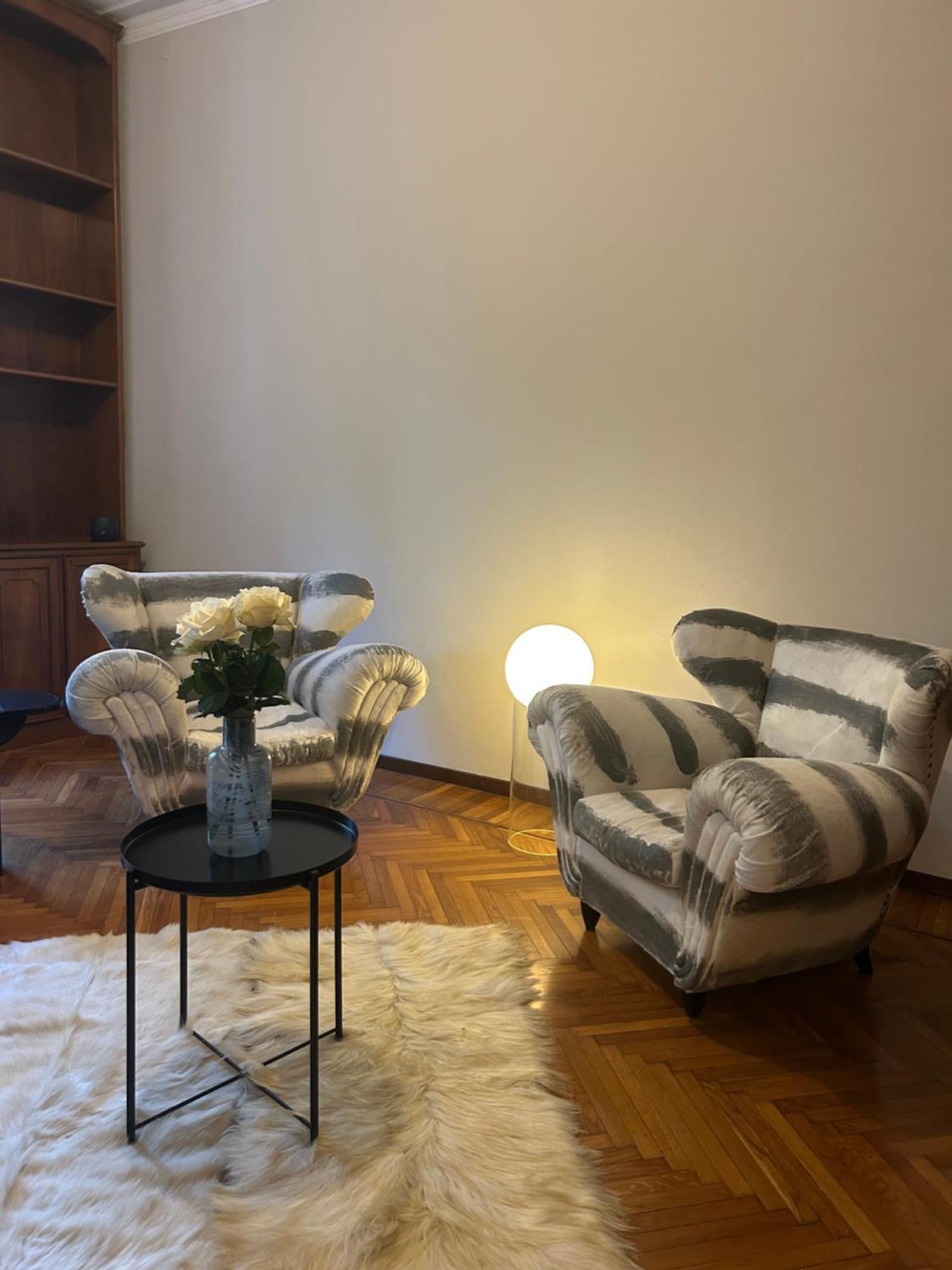 Apartment 1p