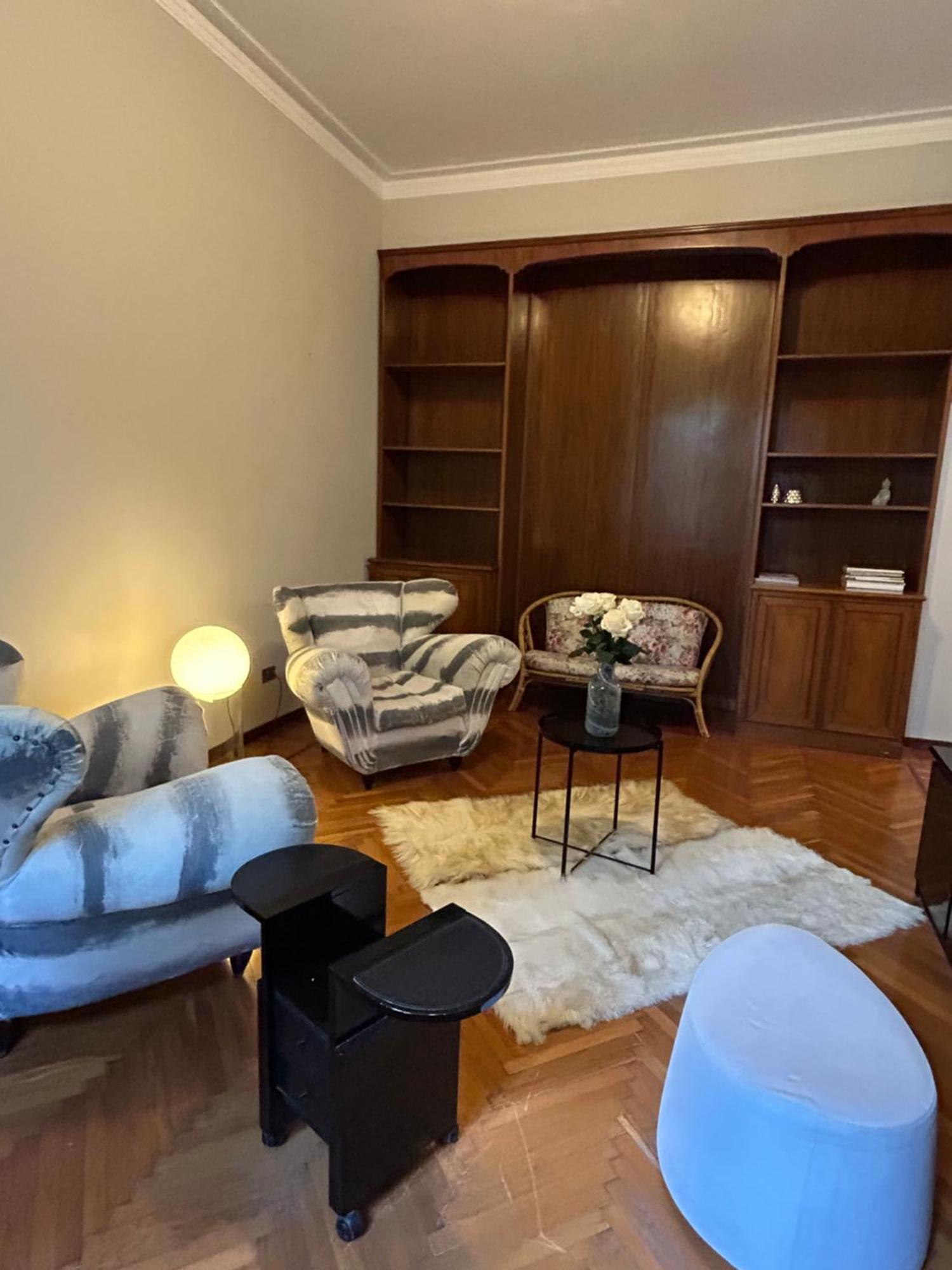 Apartment 1p *