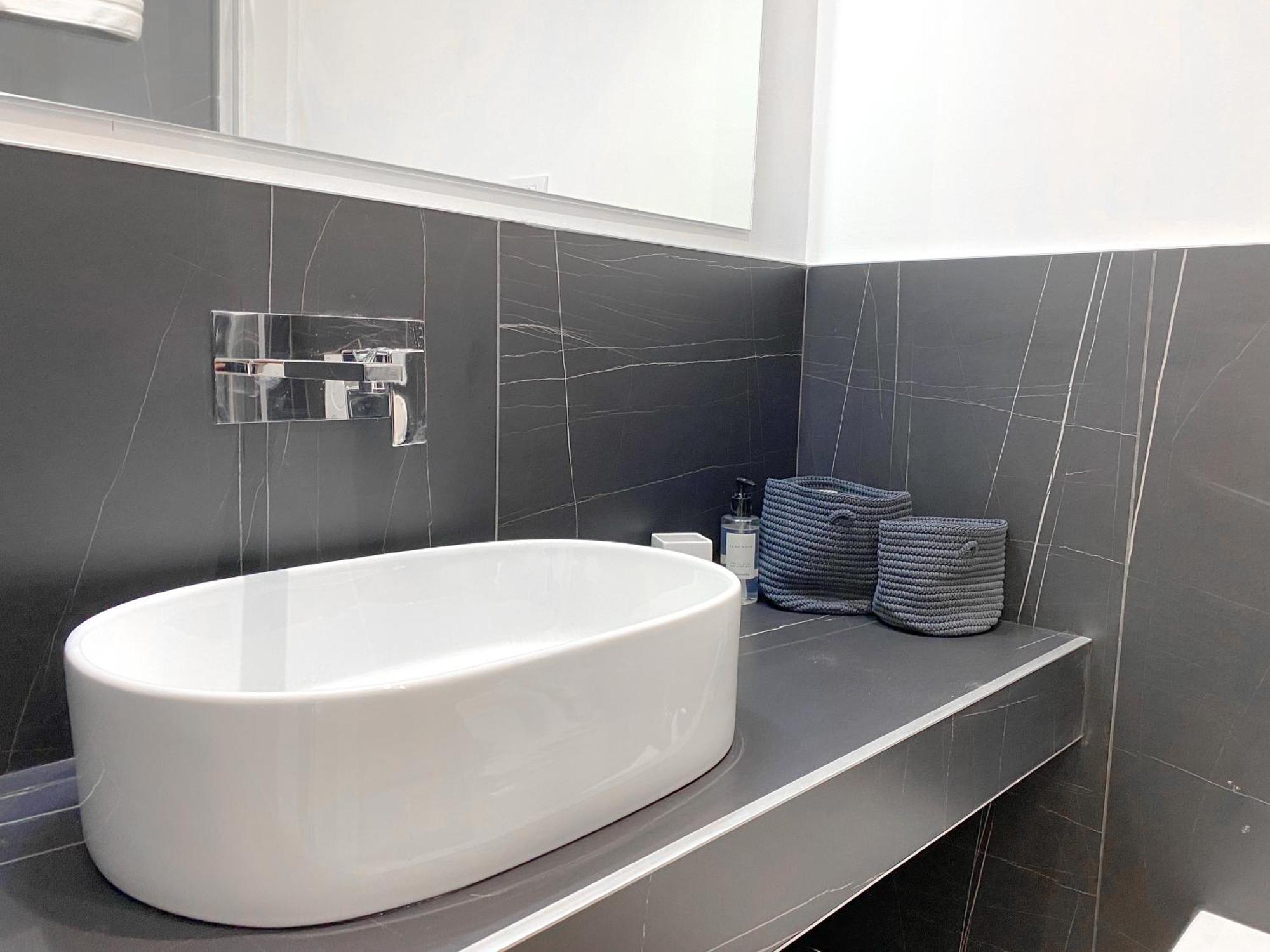 Cardano - 5 Min From Station Apartment