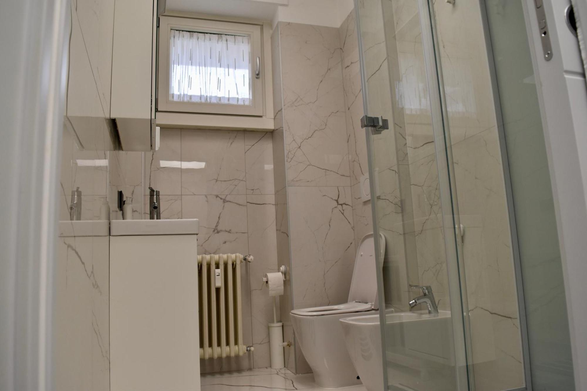 Arrivasti Design In Centre Apartment