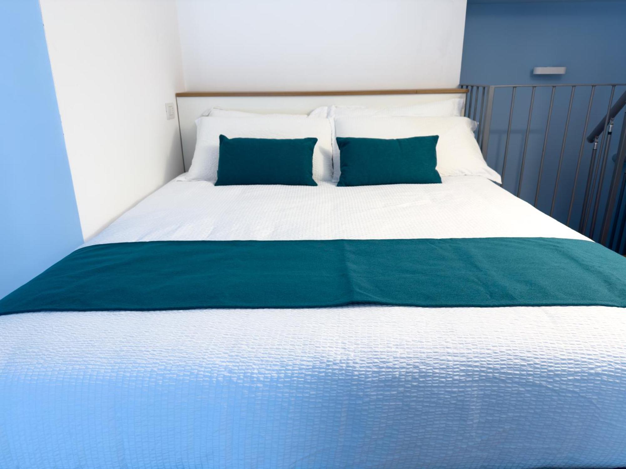New One Bedroom In Isola Area Apartment