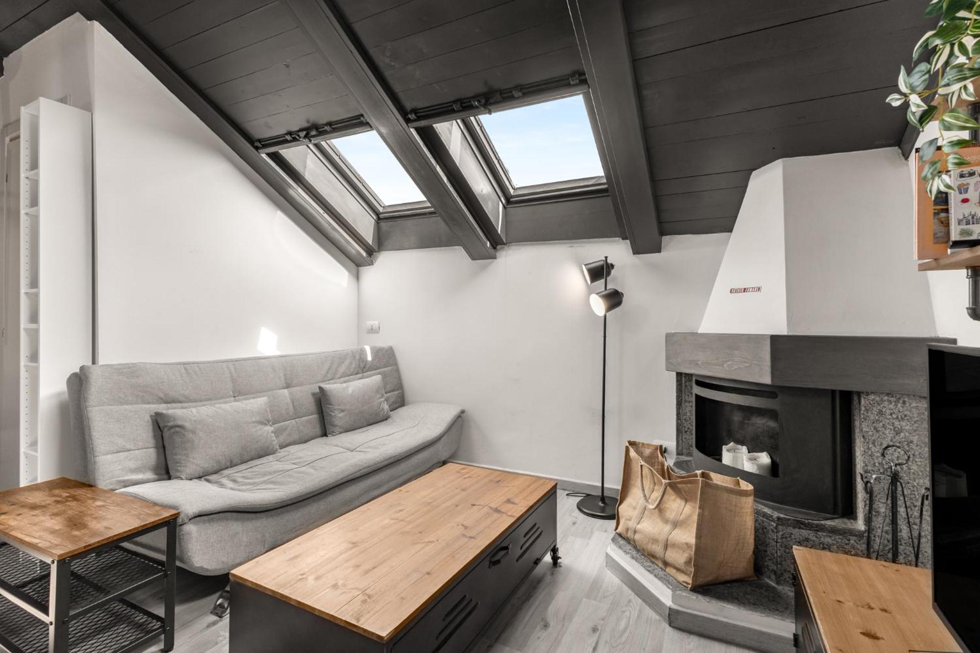 Tortona Metro 200m - Charming Attic - Wifi Apartamento Milão
