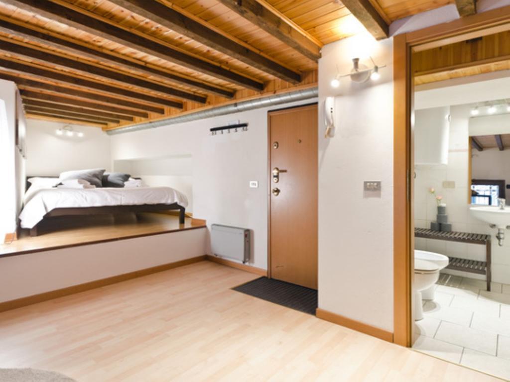 Cadorna Center Studio-by Flatscollection Apartment