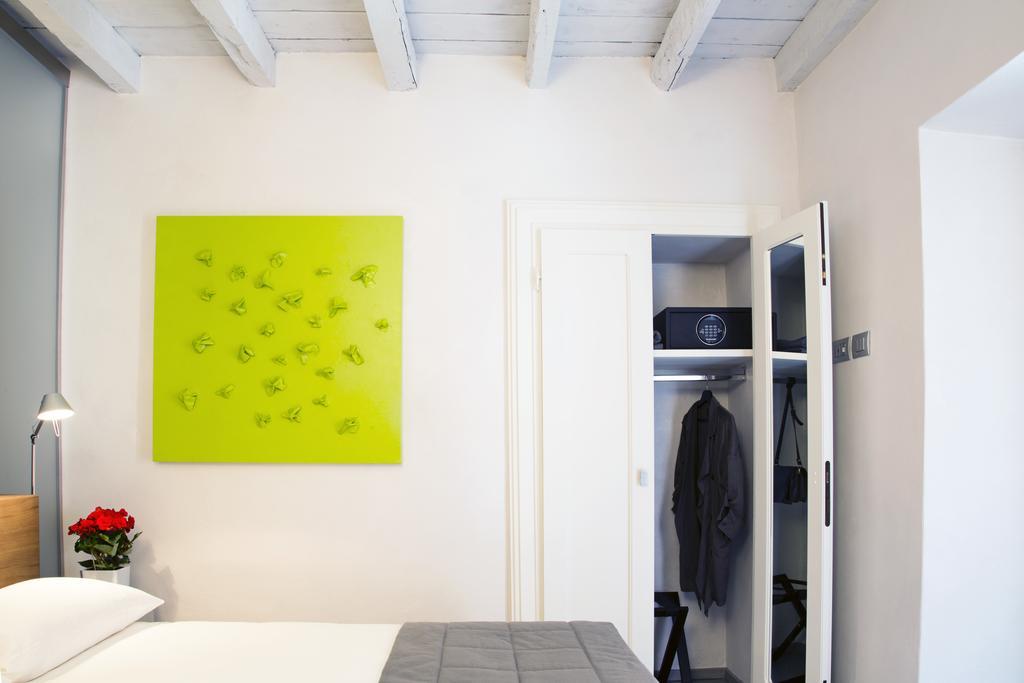 Apartment Solferino Mailand