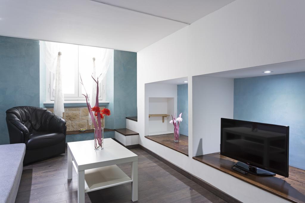Easy Apartment