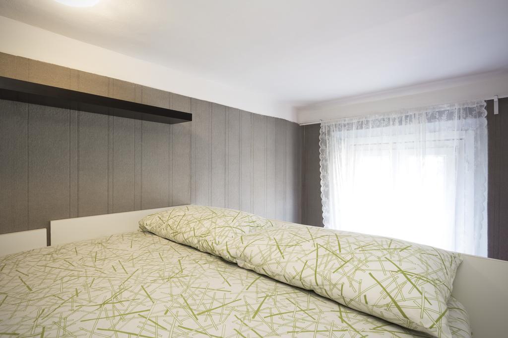 Easy Apartment