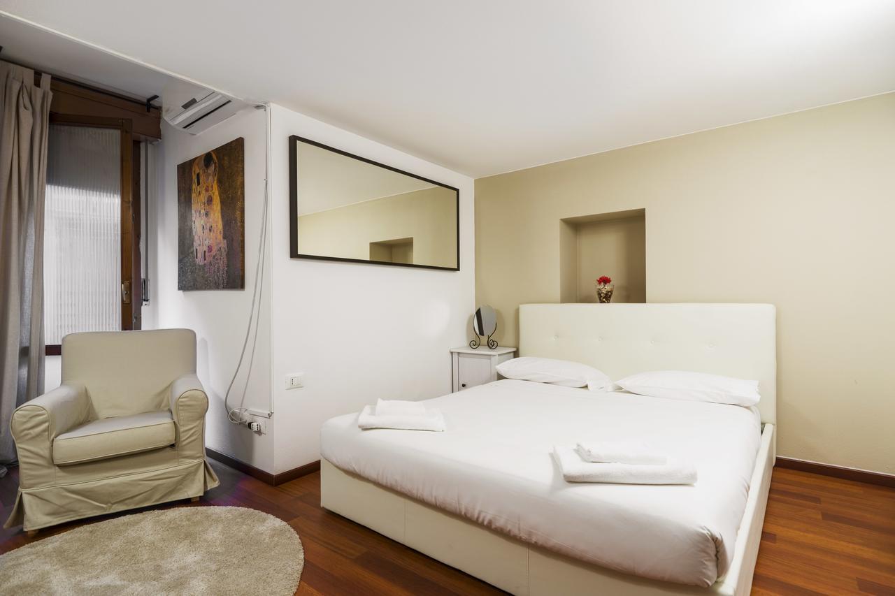 Cadorna Center Studio-by Flatscollection Apartment *