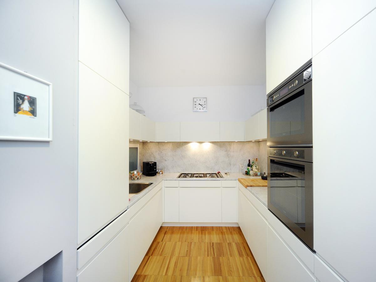 Urban District - Isola Exclusive 1br Mailand