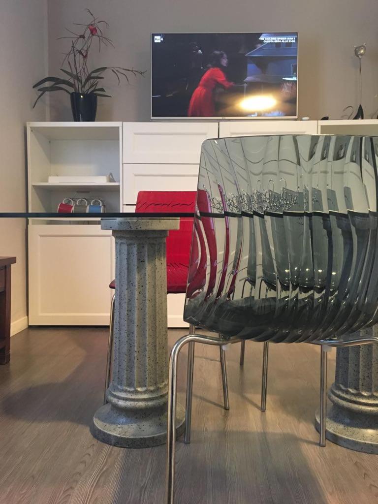 Kibilu - Via Thaon De Revel Apartamento Milão