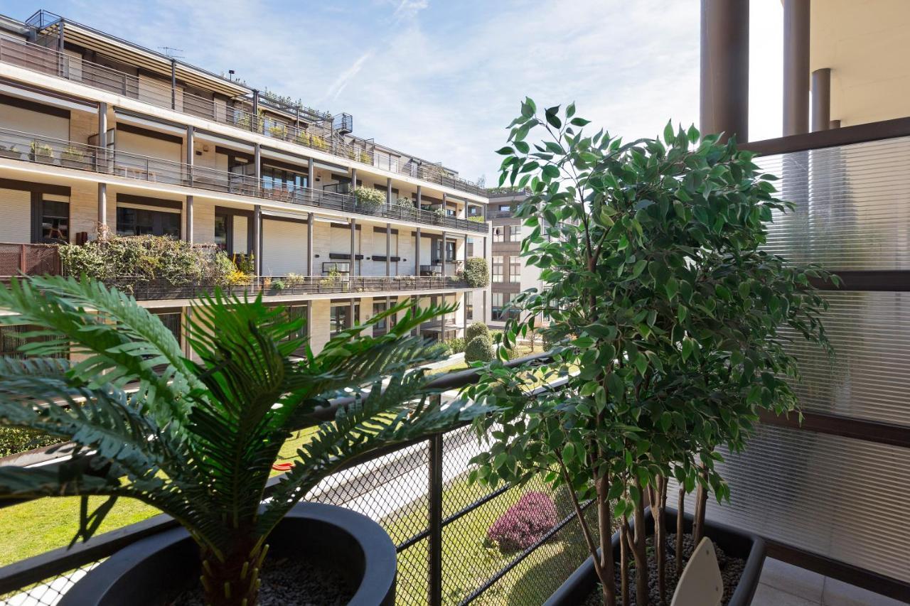 Apartment Elegant Loft With Balcony! *