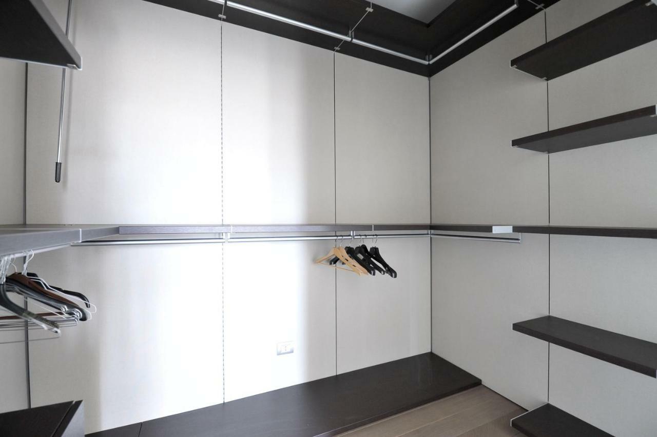 Lush Contemporary Flat Mailand