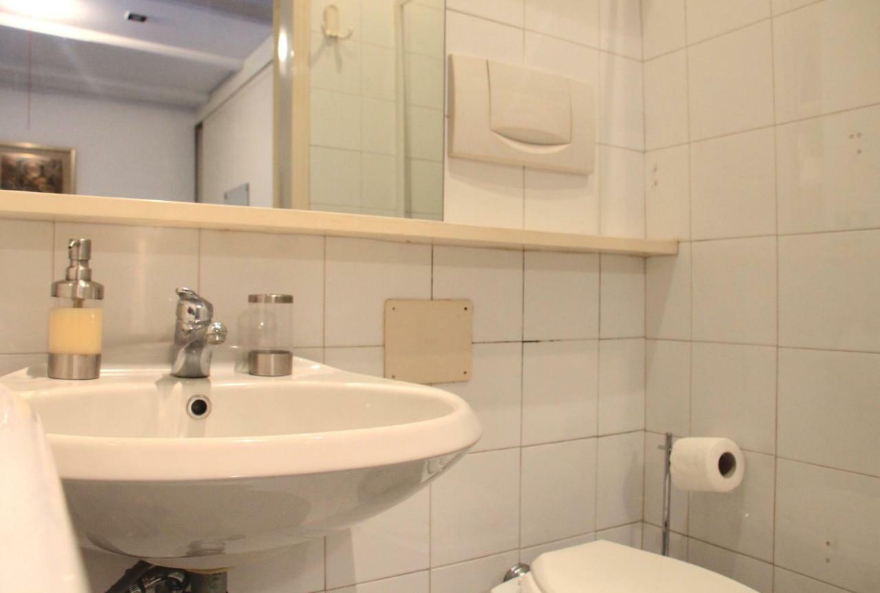 Basement Turati 3 -consulates District *