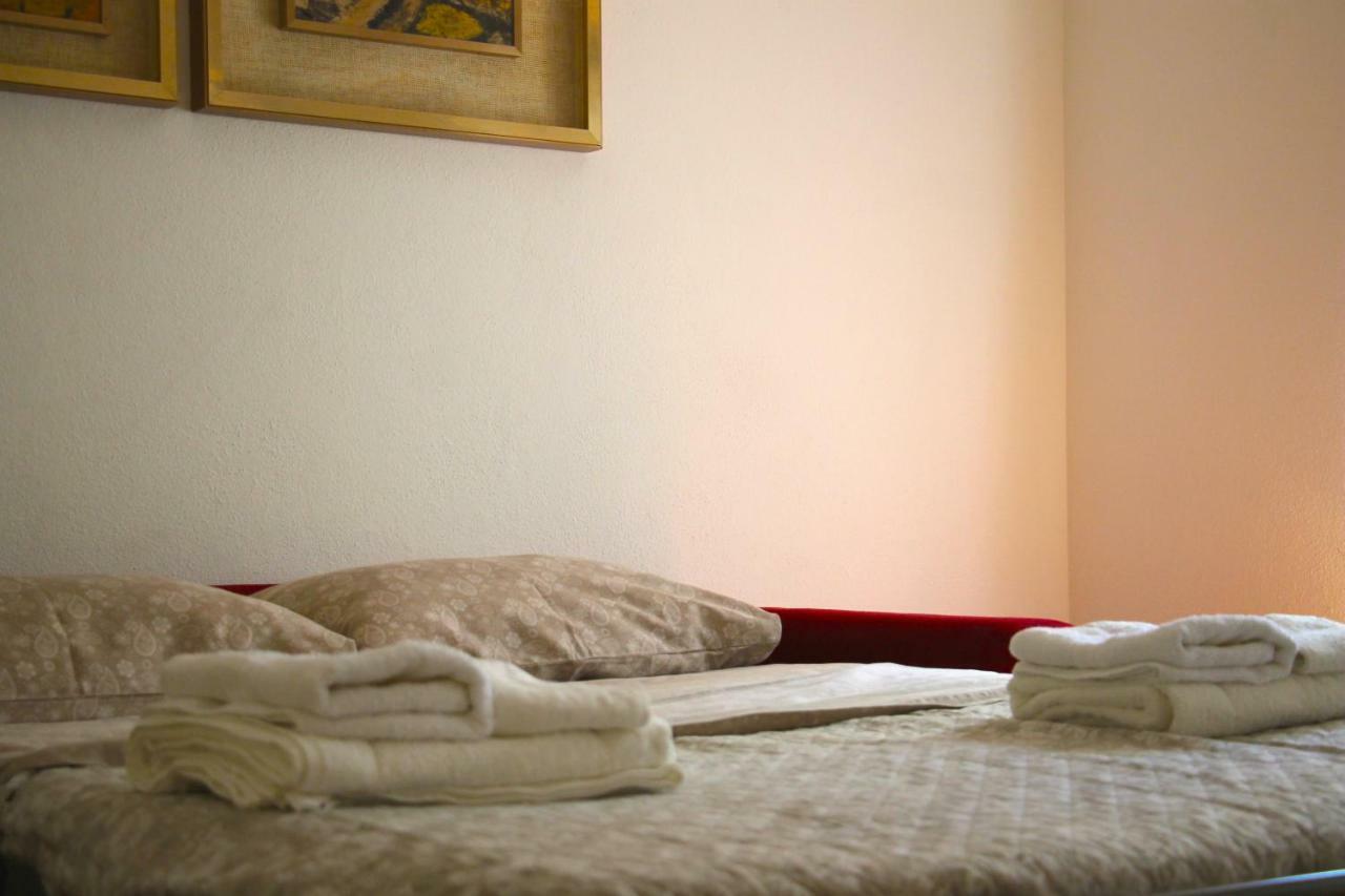 Basement Turati 3 -consulates District Apartamento *