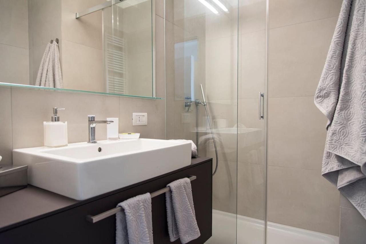Brand New , Life District Apartment Mailand