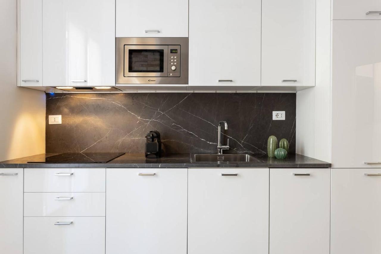 Modern And New Flat In Duomo Area Mailand