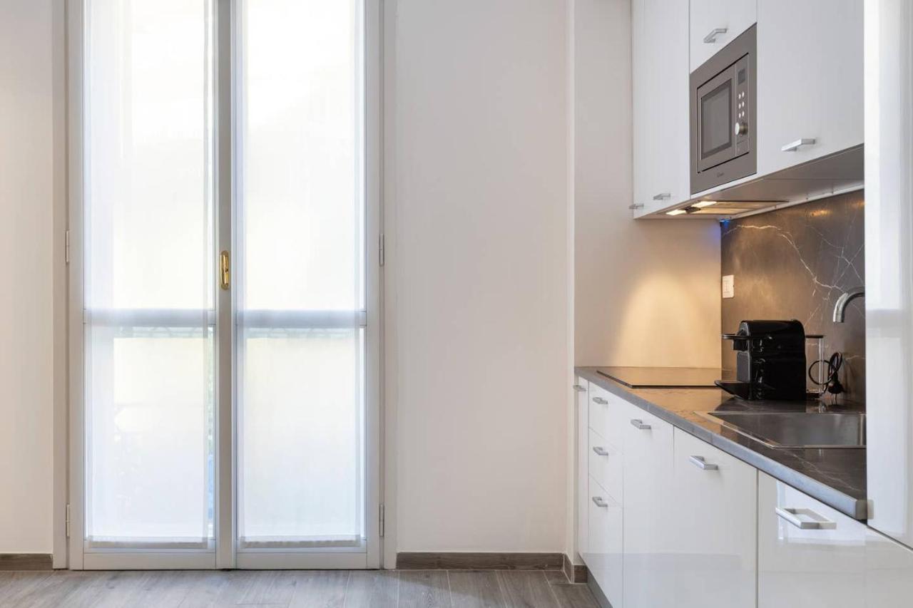 Modern And New Flat In Duomo Area Mailand