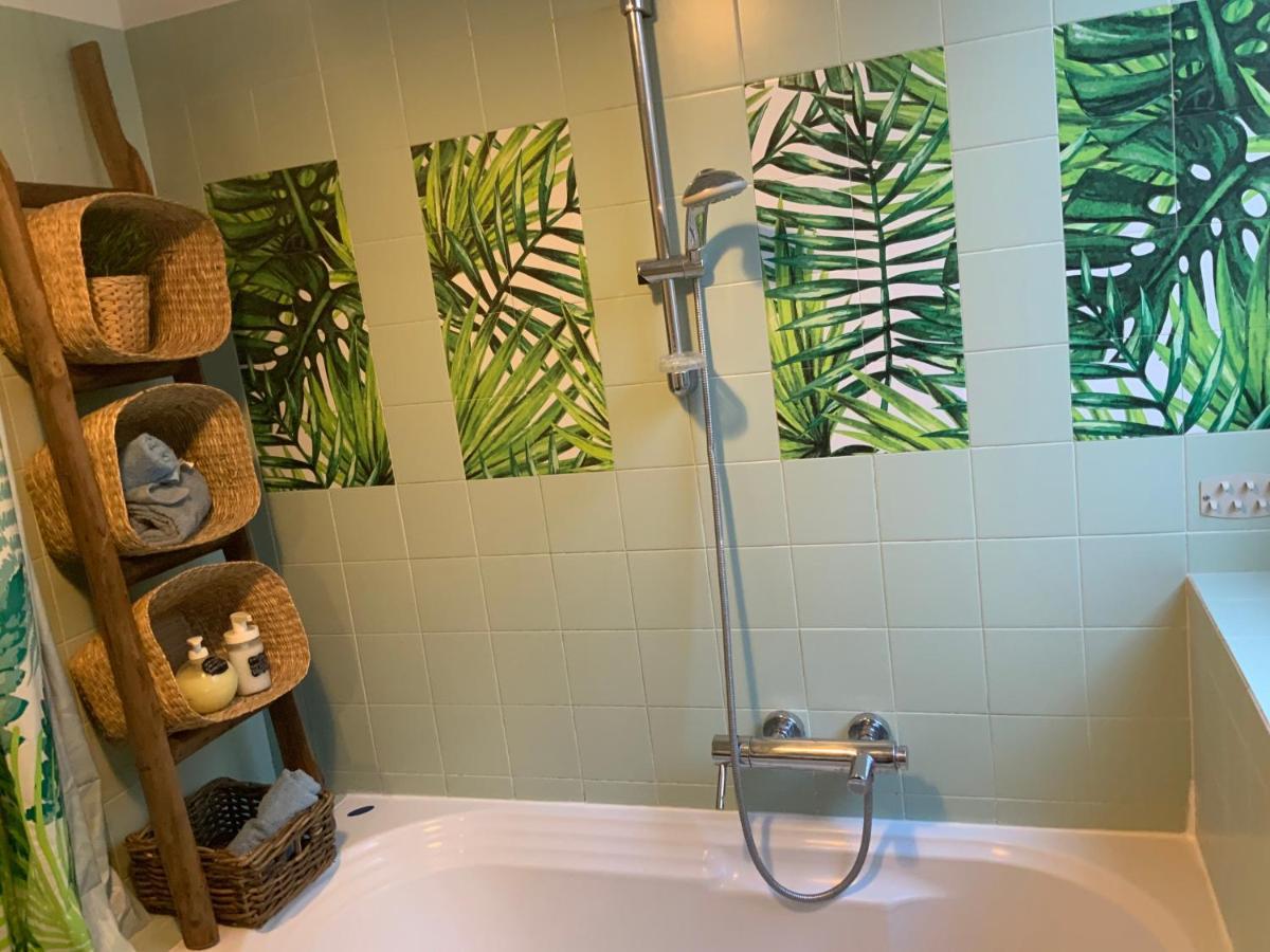 Charming Elise- Close To Station Apartment